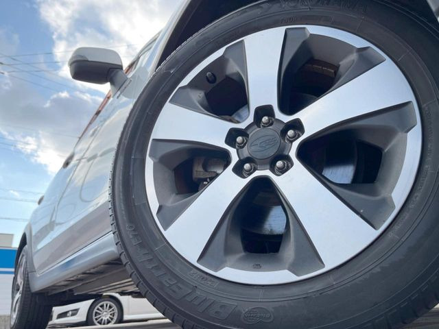 �y����17�C���`�A���~�z�C�[���z�O�ςɃ}�b�`���������A���~�z�C�[���𑕒����Ă���܂��B�e��ЊO�A���~�z�C�[����A�X�^�b�h���X�^�C�����戵�����Ă���܂��B���񂲑��k����������