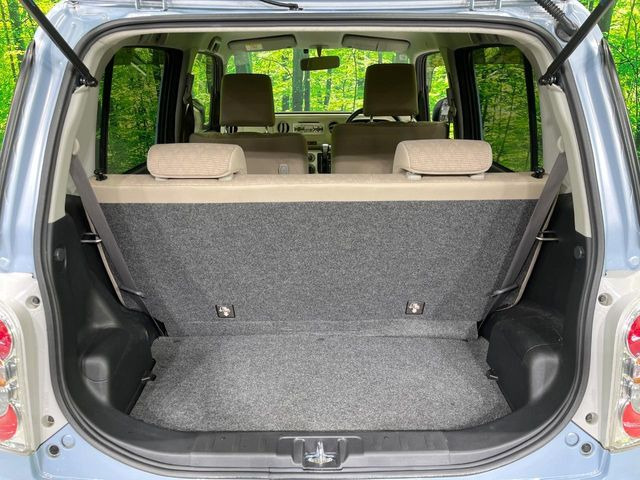 ���i�̂���������ʋ΁A���}���ɏ\���ȉ׎��X�y�[�X���m�ۂ��Ă���܂��B�Z�J���h�V�[�g��|���ƁA�傫�ȉו��̐ύڂ��\�ł���