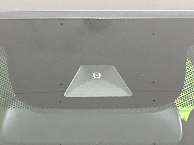 �y�z���_�Z���V���O�z���s���ɑO���̎ԗ�����F�����A�Փ˂������Ȏ��͌x��ƃu���[�L�ŏՓˉ���Ɣ�Q�y�����A�V�X�g�B�����S�Ƀh���C�u�����y���݂��������܂��B