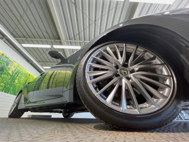 �y����19�C���`�A���~�z�C�[���z�O�ςɃ}�b�`���������A���~�z�C�[���𑕒����Ă���܂��B�e��ЊO�A���~�z�C�[����A�X�^�b�h���X�^�C�����戵�����Ă���܂��B���񂲑��k����������