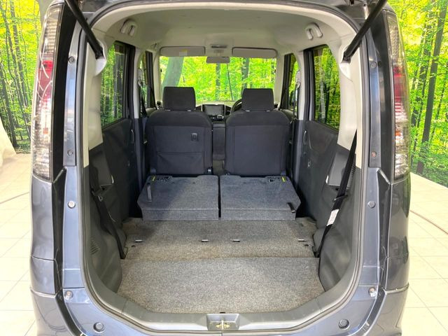 ���i�̂���������ʋ΁A���}���ɏ\���ȉ׎��X�y�[�X���m�ۂ��Ă���܂��B�Z�J���h�V�[�g��|���ƁA�傫�ȉו��̐ύڂ��\�ł���