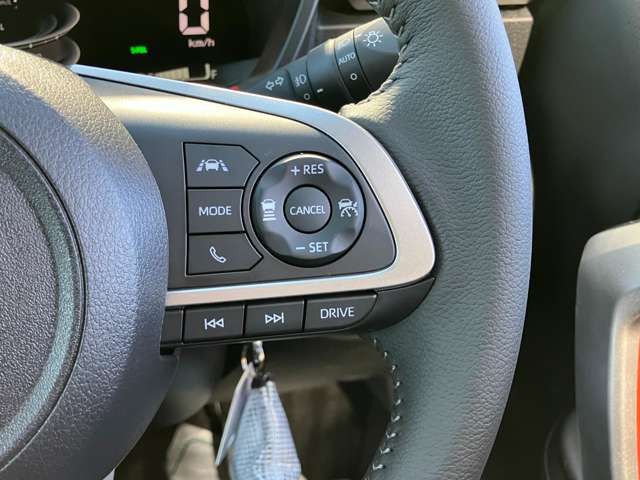 �A�_�v�e�B�u�N���[�Y�R���g���[��! �������H�ȂǂŃA�N�Z����������Ȃ��Ă����̑��x�ő��s�ł���͖̂ܘ_�A��s�ԂƂ̎ԊԂ����ɂ������Ă�����܂�! �����Ԃ̍������H�̉^�]�������y�ɂȂ�܂�!