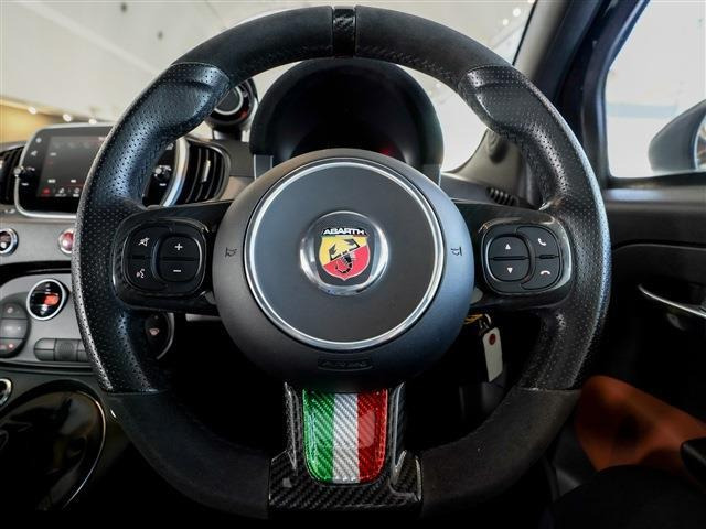 �g���R���[���A�N�Z���g���{�����X�e�A�����O�����o�I�Ȋy���������o���܂��B