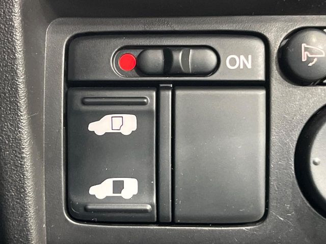 �y�p���[�X���C�h�h�A�z�X�}�[�g�L�[��^�]�Ȃ̃X�C�b�`�ŃX���C�h�h�A�̊J���\���d��������͂����ăh�A���J����K�v�������A���������q�l�ł��A�d���ו��������Ă��鎞�����N�ɊJ���߂ł��܂���