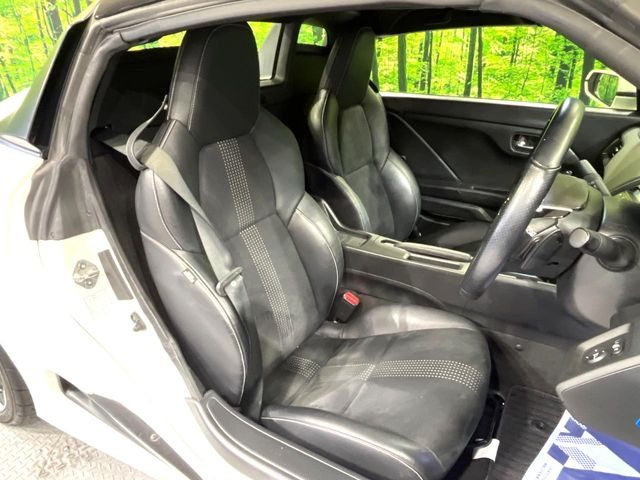 �y�n�[�t���U�[�V�[�g�z�������ƍ���S�n�𗼗������l�C�̃V�[�g���w�ʁE���ʂ̓X�G�[�h���ƂȂ��Ă���A���G��⊊��ɂ����ɗD��Ă��܂��B�C���╞���ɍ��E���ꂸ���K�ɂ���肢�������܂��B