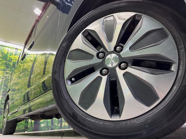 �y����15�C���`�A���~�z�C�[���z�O�ςɃ}�b�`���������A���~�z�C�[���𑕒����Ă���܂��B�e��ЊO�A���~�z�C�[����A�X�^�b�h���X�^�C�����戵�����Ă���܂��B���񂲑��k����������