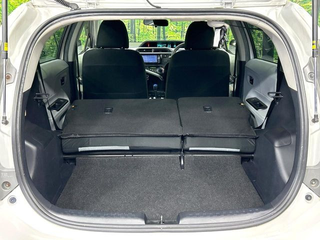 ���i�̂���������ʋ΁A���}���ɏ\���ȉ׎��X�y�[�X���m�ۂ��Ă���܂��B�Z�J���h�V�[�g��|���ƁA�傫�ȉו��̐ύڂ��\�ł���