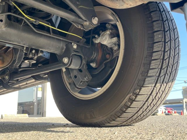 お車を安心してお乗りいただく為には、足回りの定期点検が欠かせません。サービスサポート(有償保証)では無料点検もご提供しており、安心のカーライフをお過ごしいただけるサポート体制が整っています。