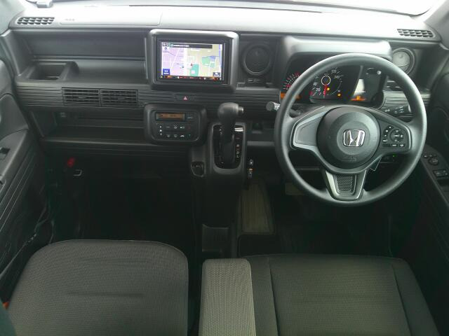 ���O���̐��|�E�K���X�n�{�f�B�R�[�e�B���O��CAR�N���[�j���O���Ǝ҂��{�H�������܂��̂ő�ϐ����B�I���b�N�X�����Ԃł݂͂Ȃ��܂ɉ��K�ȃh���C�u�����񑩁B