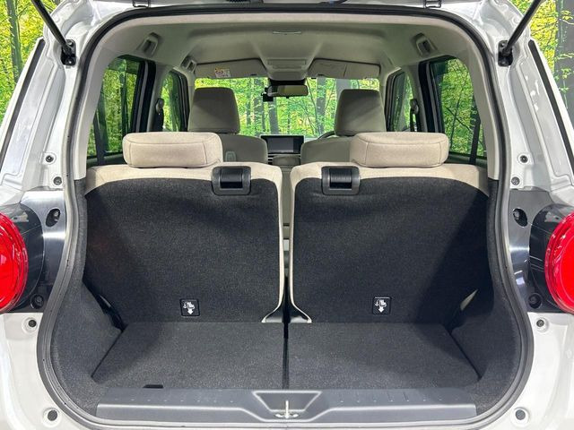 ���i�̂���������ʋ΁A���}���ɏ\���ȉ׎��X�y�[�X���m�ۂ��Ă���܂��B�Z�J���h�V�[�g��|���ƁA�傫�ȉו��̐ύڂ��\�ł���