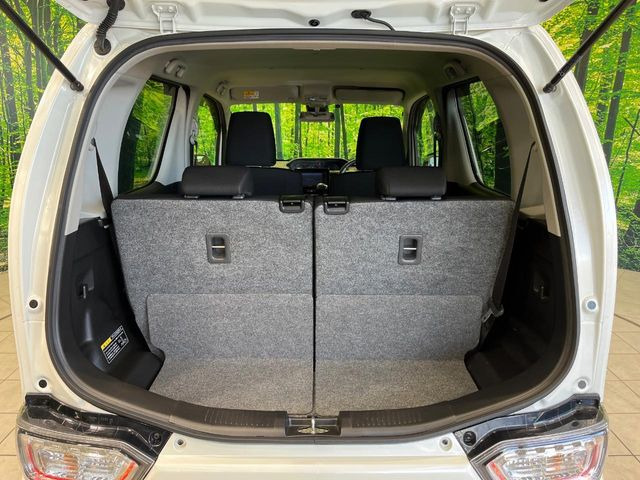 ���i�̂���������ʋ΁A���}���ɏ\���ȉ׎��X�y�[�X���m�ۂ��Ă���܂��B�Z�J���h�V�[�g��|���ƁA�傫�ȉו��̐ύڂ��\�ł���