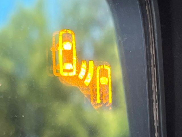 �y�u���C���h�X�|�b�g���j�^�[�z���s���A�h�A�~���[�̎��p�ɂȂ�₷���ӏ��Ɍ㑱�Ԃ��ڋ߂���ƃT�C�h�~���[�̃����Y�Ɍx����\��!�h���C�o�[�ɒ��ӊ��N�����Ă���܂��B