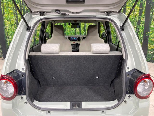 ���i�̂���������ʋ΁A���}���ɏ\���ȉ׎��X�y�[�X���m�ۂ��Ă���܂��B�Z�J���h�V�[�g��|���ƁA�傫�ȉו��̐ύڂ��\�ł���