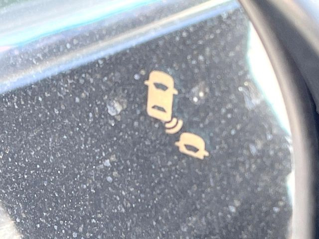 �y�u���C���h�X�|�b�g�C���t�H���[�V�����z���s���A�h�A�~���[�̎��p�ɂȂ�₷���ӏ��Ɍ㑱�Ԃ��ڋ߂���ƃT�C�h�~���[�t�߂Ɍx����\���A�h���C�o�[�ɒ��ӊ��N�����Ă���܂��B