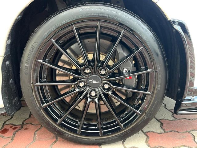 �y�����I�v�V����18�C���`�A���~�z�C�[���z�����I�v�V�����z�C�[���𑕒��B���s���\�̌���ɉ����A�O�ς����X�^�C���b�V���ɂȂ��Ă��܂��B