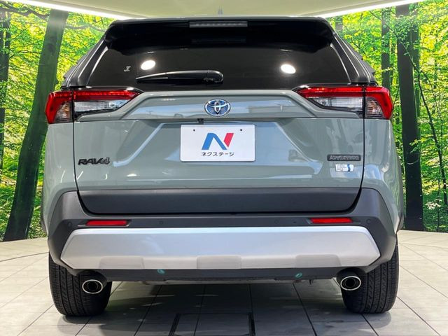 安心の最長10年・走行無制限保証(有償)をご用意。保証内容も充実はもちろん、無料点検&オイル交換や、年中無休の全国・24時間ロードサービスも付帯されておりますのでご安心下さい。