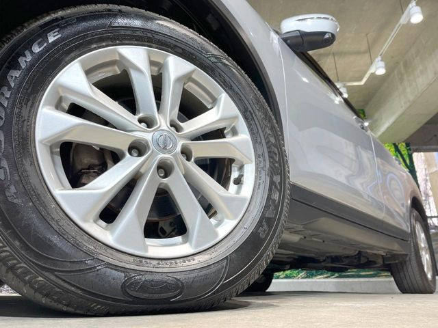 �y����17�C���`�A���~�z�C�[���z�O�ςɃ}�b�`���������A���~�z�C�[���𑕒����Ă���܂��B�e��ЊO�A���~�z�C�[����A�X�^�b�h���X�^�C�����戵�����Ă���܂��B���񂲑��k����������