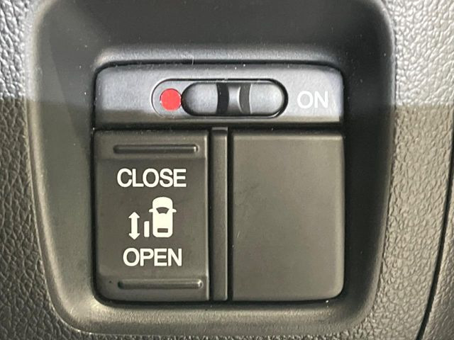 �y�p���[�X���C�h�h�A�z�X�}�[�g�L�[��^�]�Ȃ̃X�C�b�`�ŃX���C�h�h�A�̊J���\���d��������͂����ăh�A���J����K�v�������A���������q�l�ł��A�d���ו��������Ă��鎞�����N�ɊJ���߂ł��܂���