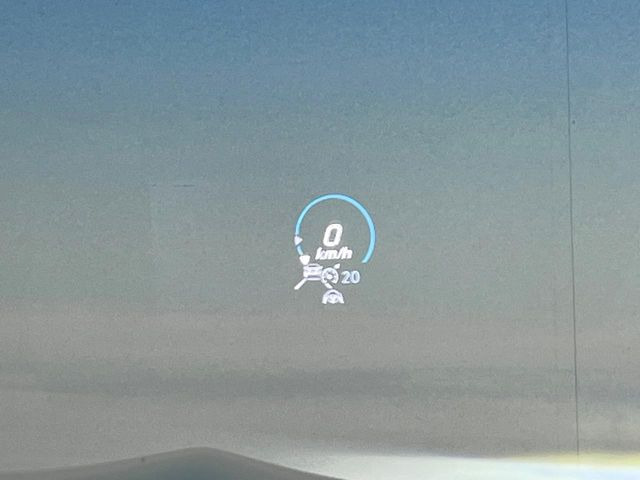 ���w�b�h�A�b�v�f�B�X�v���C:���݂̑��x�⑖�s�����f�W�^���\���ŉ^�]�ȑO���̃K���X�ɓ��e!�^�]���A���������炳���K�v�ȏ����m�F�ł���̂łƂ��Ă��֗��ň��S!