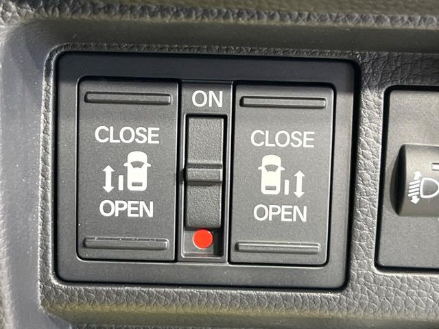 �y�����p���[�X���C�h�h�A�z�X�}�[�g�L�[��^�]�Ȃ̃X�C�b�`�Ō�ȗ����X���C�h�h�A�̊J���\���d��������͂����ăh�A���J����K�v�������A�����Ȃ��q�l�ł��ȒP�ɊJ���߂ł����K�ł���