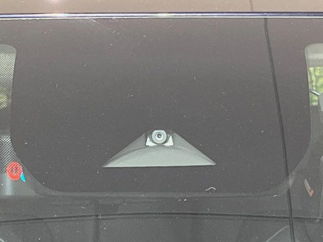 �y�C���e���W�F���g�G�}�[�W�F���V�[�u���[�L�z�t�����g�J�����őO���̎ԗ�����s�҂����m�B�Փ˂������Ȏ��͏Փ˔�Q�y���u���[�L���쓮�A�Փˉ�����T�|�[�g�B�����S�Ƀh���C�u�����y���݂��������܂��B