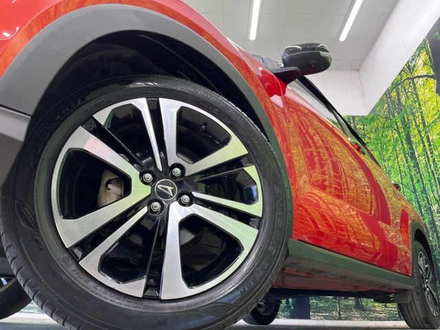 �y����17�C���`�A���~�z�C�[���z�O�ςɃ}�b�`���������A���~�z�C�[���𑕒����Ă���܂��B�e��ЊO�A���~�z�C�[����A�X�^�b�h���X�^�C�����戵�����Ă���܂��B���񂲑��k����������