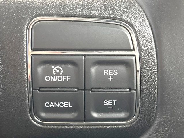 ���I�[�g�N���[�Y�R���g���[��:�������H�⎩���Ԑ�p���H���ɂāA�葬���q���\�ƂȂ�֗��ȋ@�\�ł��B�������ړ��̍ۂł����ɂ����֗��ɂ��g�����������܂���