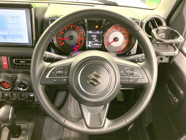 �y�����v�����X�e�A�����O�z�㎿�Ȋv���g�p���邱�ƂŁA��ɂ����������݂ƂĂ��^�]���₷���n���h���ł���