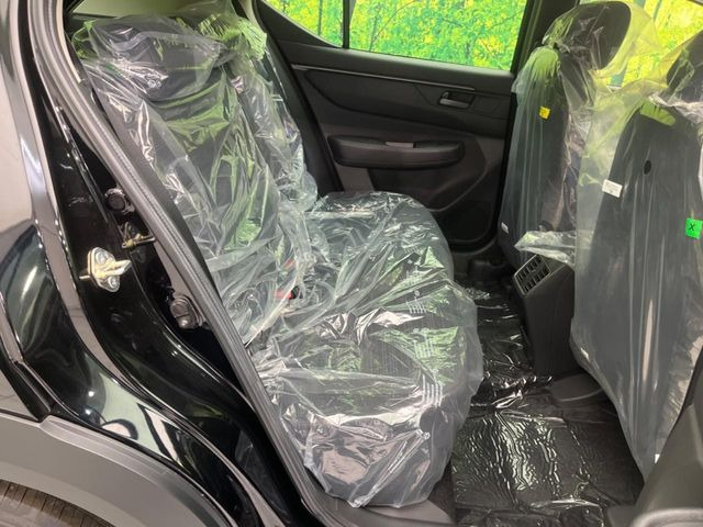 ���i���ȃI���W�i���t���A�}�b�g���I�v�V�����ɂĂ��p�ӂ��Ă���܂��B���D���ȃf�U�C����J���[�����Ԃɍ��킹�đI��ł����������Ƃ��ł��܂���