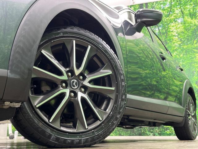 �y����18�C���`�A���~�z�C�[���z�O�ςɃ}�b�`���������A���~�z�C�[���𑕒����Ă���܂��B�e��ЊO�A���~�z�C�[����A�X�^�b�h���X�^�C�����戵�����Ă���܂��B���񂲑��k����������