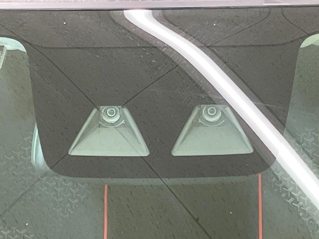 �y�X�}�[�g�A�V�X�g�z���s���ɑO���̎ԗ�����F�����A�Փ˂������Ȏ��͌x��ƃu���[�L�ŏՓˉ���Ɣ�Q�y�����A�V�X�g�B�����S�Ƀh���C�u�����y���݂��������܂��B