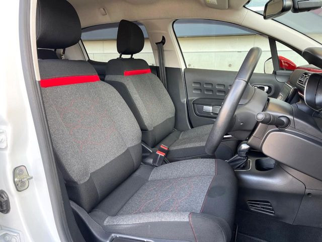 ���O��:�������Ƃ����h���C�o�[�X�y�[�X�ŁA�����Ԃ̉^�]�ł����K�ɂ��߂������������܂��B