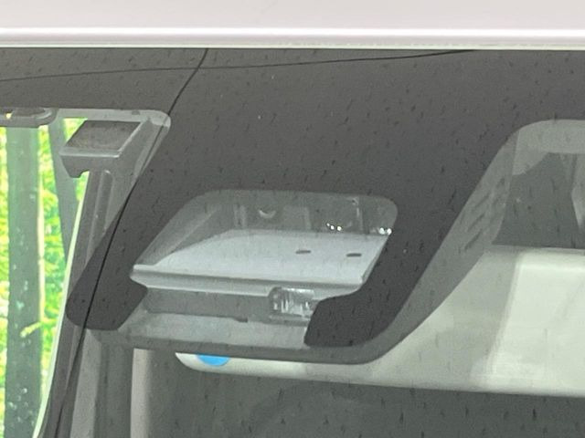 �y�Z�[�t�e�B�p�b�P�[�W�z���s���ɑO���̎ԗ�����F�����A�Փ˂������Ȏ��͌x��ƃu���[�L�ŏՓˉ���Ɣ�Q�y�����A�V�X�g�B�����S�Ƀh���C�u�����y���݂��������܂��B