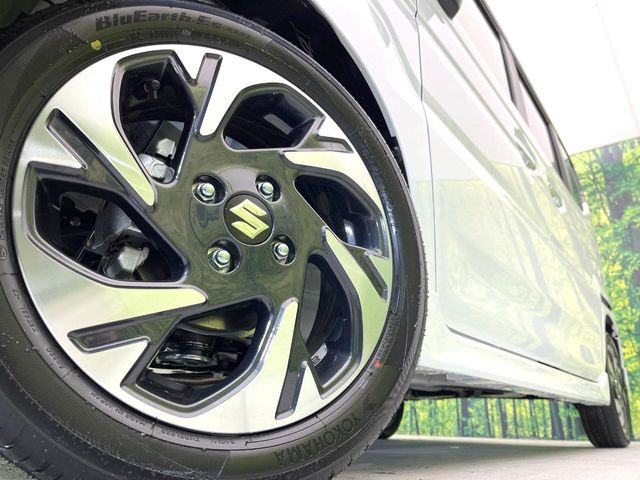 �y����15�C���`�A���~�z�C�[���z�O�ςɃ}�b�`���������A���~�z�C�[���𑕒����Ă���܂��B�e��ЊO�A���~�z�C�[����A�X�^�b�h���X�^�C�����戵�����Ă���܂��B���񂲑��k����������