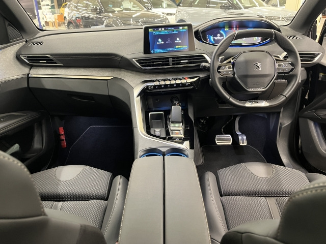 3008GT ハイブリッド4 4WD