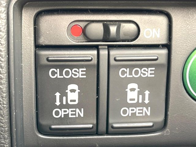 �y�����p���[�X���C�h�h�A�z�X�}�[�g�L�[��^�]�Ȃ̃X�C�b�`�Ō�ȗ����X���C�h�h�A�̊J���\���d��������͂����ăh�A���J����K�v�������A�����Ȃ��q�l�ł��ȒP�ɊJ���߂ł����K�ł���