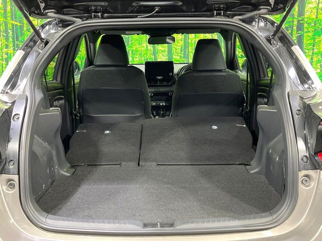 ���i�̂���������ʋ΁A���}���ɏ\���ȉ׎��X�y�[�X���m�ۂ��Ă���܂��B�Z�J���h�V�[�g��|���ƁA�傫�ȉו��̐ύڂ��\�ł���