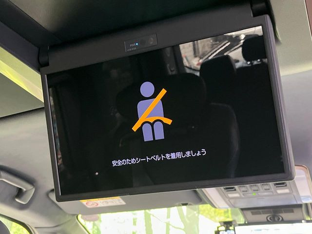 【フリップダウンモニター】大画面モニターで後席でもエンタメをお楽しみいただけます。小さなお子様にも大人気の装備です♪