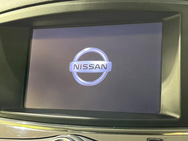 �y�����i�r�z�l�C�̏����i�r�𑕔����Ă���܂��B�i�r�̎g���₷���͂������A�I�[�f�B�I�@�\���[��!�L�����v�◷�s�͂������A�ʋ΂┃�����ȂǕ��i�̃h���C�u���y�����Ȃ�͂���