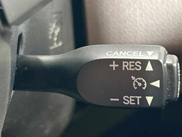 �y�N���[�Y�R���g���[���z�������H�����N���N���s�B�A�N�Z���𗣂��Ă���葬�x�ő��s���ł��A�������^�]���̕��S���y��!�����E�������ȒP�ȃX�C�b�`����Œ����ł��܂��B