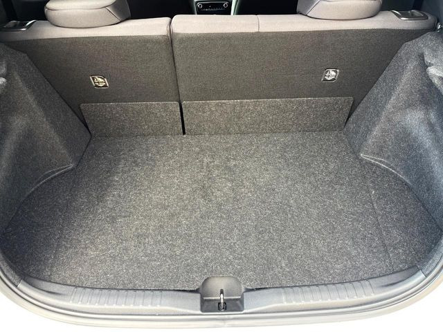 ���i�̂���������ʋ΁A���}���ɏ\���ȉ׎��X�y�[�X���m�ۂ��Ă���܂��B