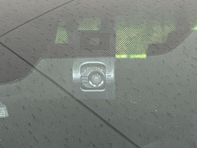 【ドライブレコーダー】ドライブレコーダー装備!走行中はもちろん、あおり運転や事故に遭遇した際、映像で記録し、万一のリスクに備えます。※記録用SDカードはお客様ご自身でご準備いただく必要があります。