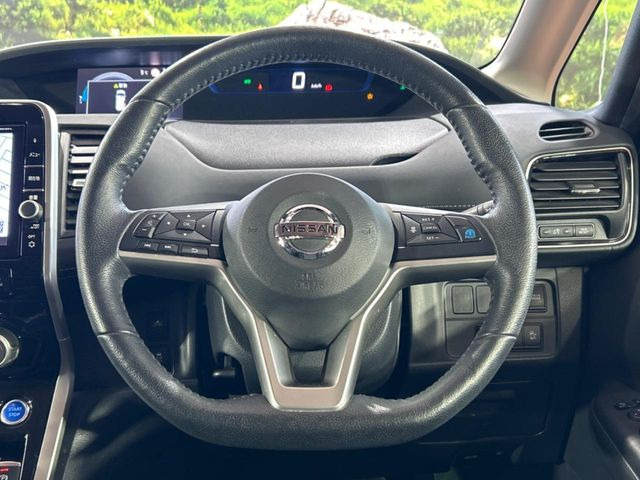 �y�����v�����X�e�A�����O�z�㎿�Ȋv���g�p���邱�ƂŁA��ɂ����������݂ƂĂ��^�]���₷���n���h���ł���