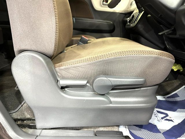 �y�V�[�g���t�^�[�z�V�[�g���ʂ̈ʒu���㉺�ɒ����ł���V�[�g���t�^�[�𑕔��B�啿�ȕ��������ȕ����œK�ȃh���C�r���O�|�W�V�����ŉ^�]�ł��܂��B