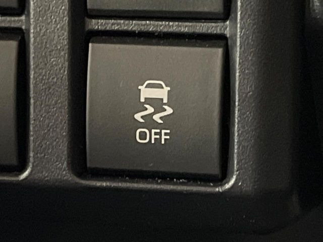 �y������h�~���u�z�ԗ��̉���������m����ƁA�����I�Ɏԗ��̐i�s������ۂ悤�Ɏԗ��𐧌䂵�܂��B�J�̓��ȂǊ���₷���H�ʏ󋵂ł����S�ȉ^�]���\�ł��B