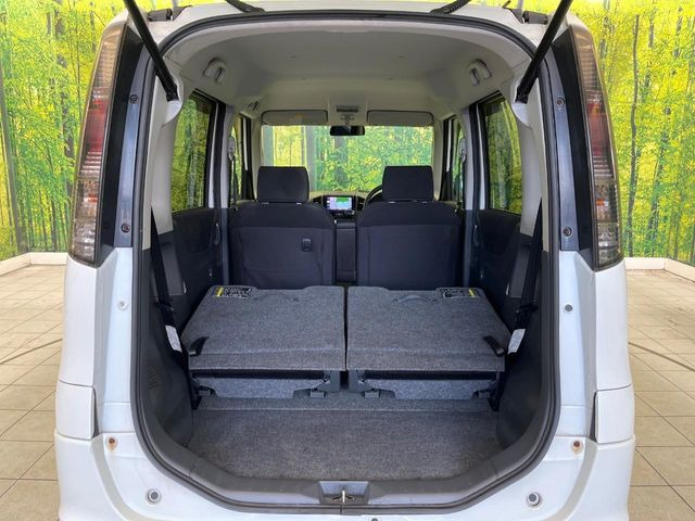 ���i�̂���������ʋ΁A���}���ɏ\���ȉ׎��X�y�[�X���m�ۂ��Ă���܂��B�Z�J���h�V�[�g��|���ƁA�傫�ȉו��̐ύڂ��\�ł���