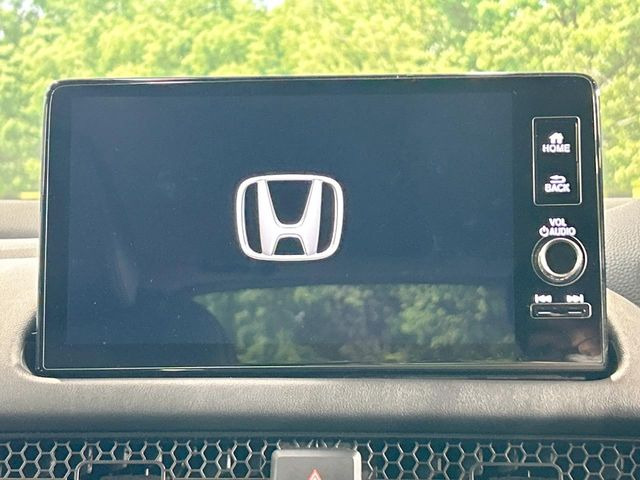 【ディスプレイオーディオ】お手持ちのスマートフォンとの連携で、ナビや音楽再生など各種アプリを使用可能。スマホに近い感覚でお使いいただけます♪