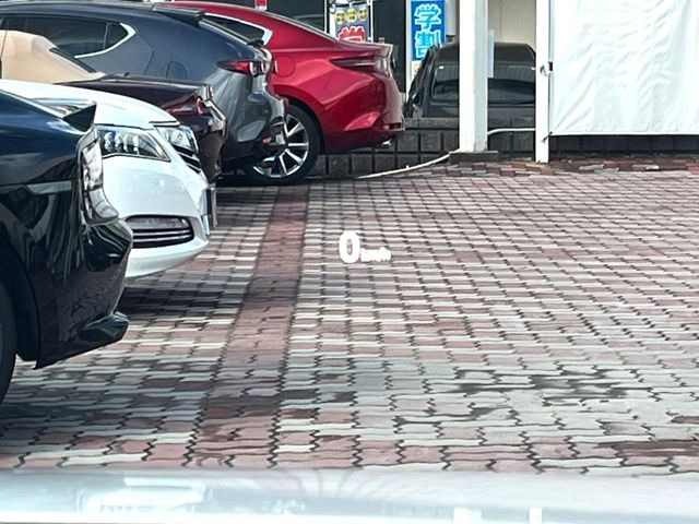 �y�J���[�w�b�h�A�b�v�f�B�X�v���C�z���݂̑��x�⑖�s�����f�W�^���\���ŉ^�]�ȑO���̃K���X�ɓ��e!�J���[�t���Ŏ��F���������A�^�]���ڐ������炳���K�v�ȏ����m�F�ł���̂łƂ��Ă��֗��ň��S!