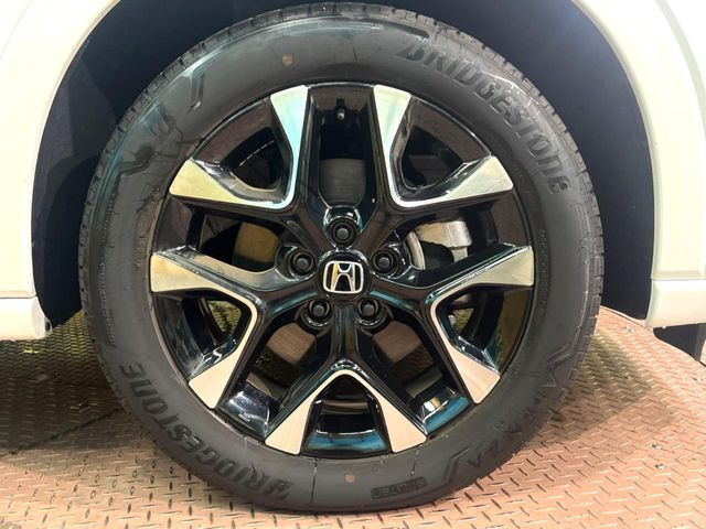 �y�����A���~�z�C�[���z�O�ςɃ}�b�`���������A���~�z�C�[���𑕒����Ă���܂��B�e��ЊO�A���~�z�C�[����A�X�^�b�h���X�^�C�����戵�����Ă���܂��B���񂲑��k����������