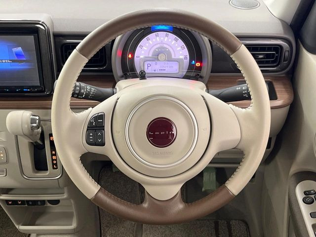 �y�����v�����X�e�A�����O�z�㎿�Ȋv���g�p���邱�ƂŁA��ɂ����������݂ƂĂ��^�]���₷���n���h���ł���